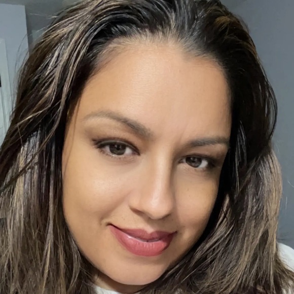 Meet your Posher, Angelita - Picture 2 of 2